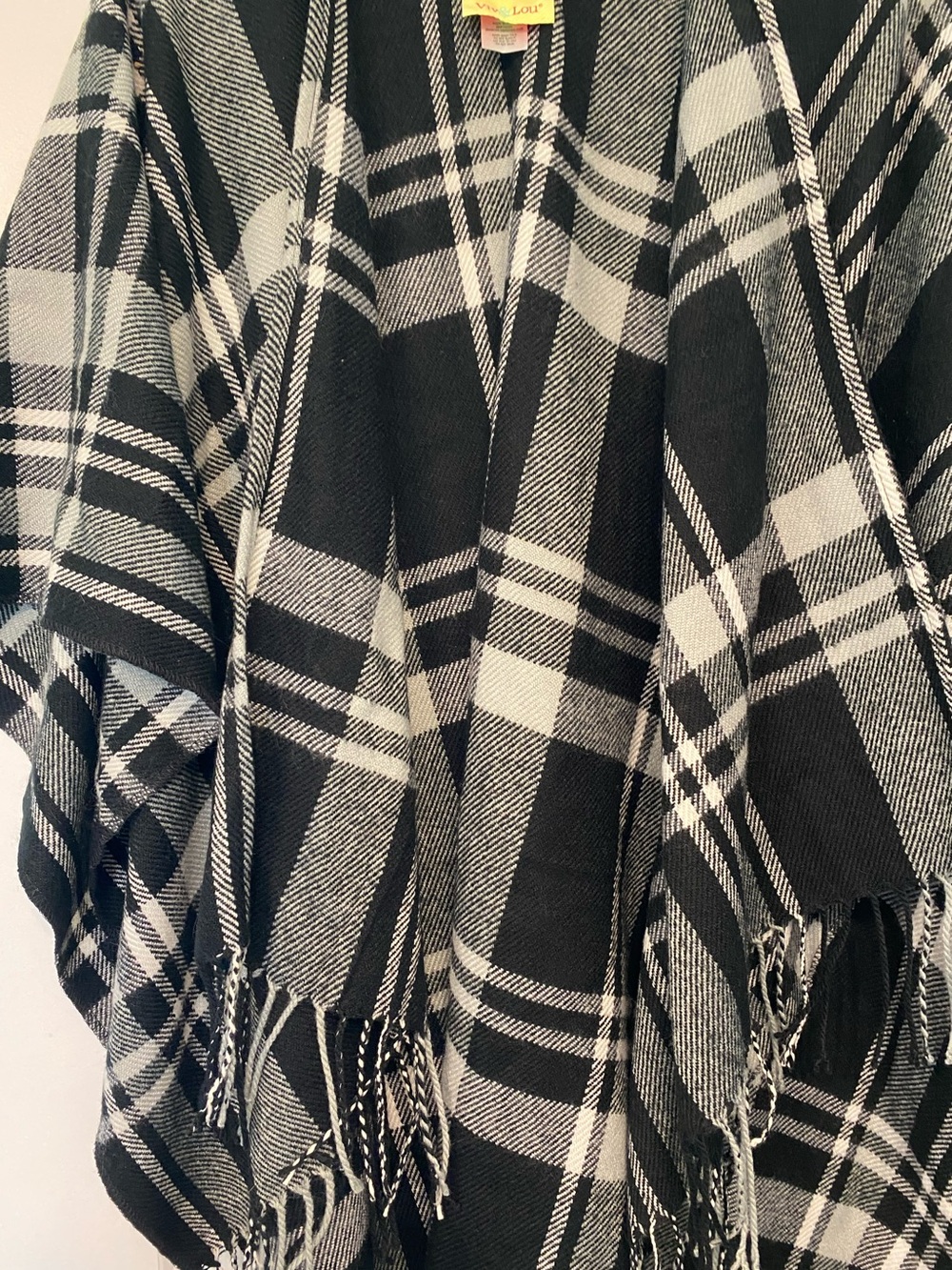 Viv & Lou Black & White Plaid Fringe Poncho Shawl Wrap OS